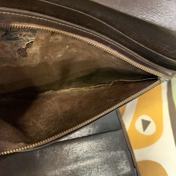 LOUIS VUITTON Vintage Passport Wallet 70’s - Picture 8 of 17